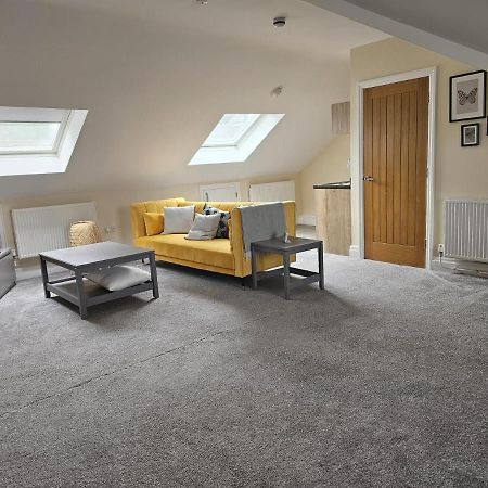 Lovely 1-Bed Loft In Newport Екстер'єр фото
